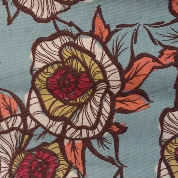 LuLaRoe Irma Size Small - Picture 2 of 5